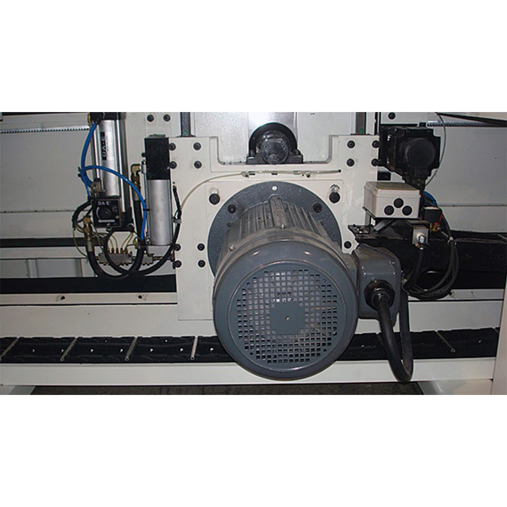 The CM4 comes stock with a powerful 15HP blade motor, or an 18HP option.