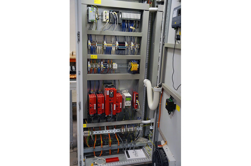 Used VENJAKOB "VENFLOW" STAINING LINE AND FLOW COATING MACHINE (2015)